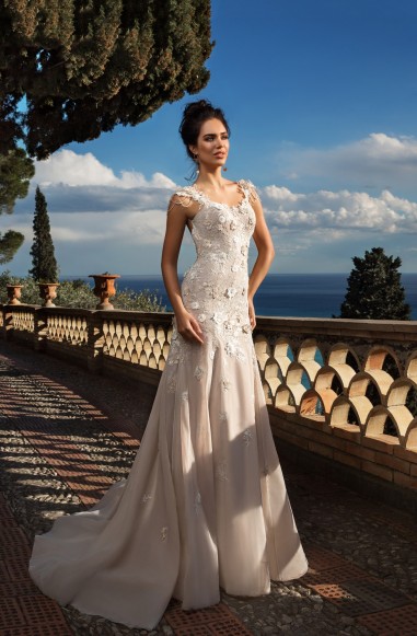 Красивое брачное платье Francesca от Innocentia